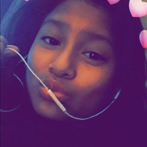 Meet your Posher, Clara